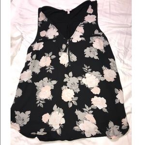 Candie’s Pale pink and gray floral pattern tank